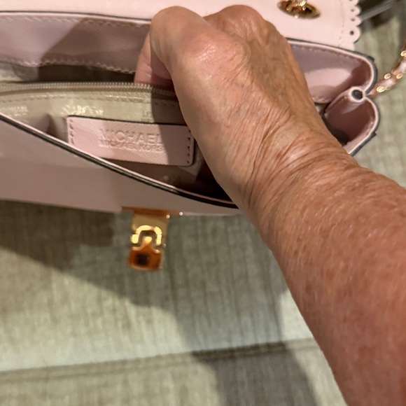 Michael Kors Blush Pink LacedScalloped Crossbody Bag 7 x 10 beautiful shape - Picture 7 of 10